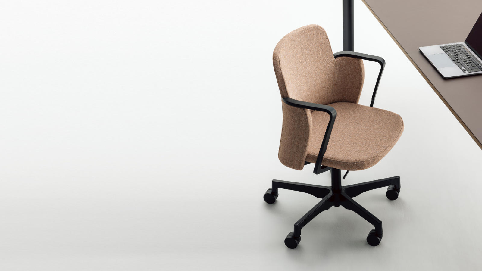 U26FK_IC23 scene 5a_1600x900_product